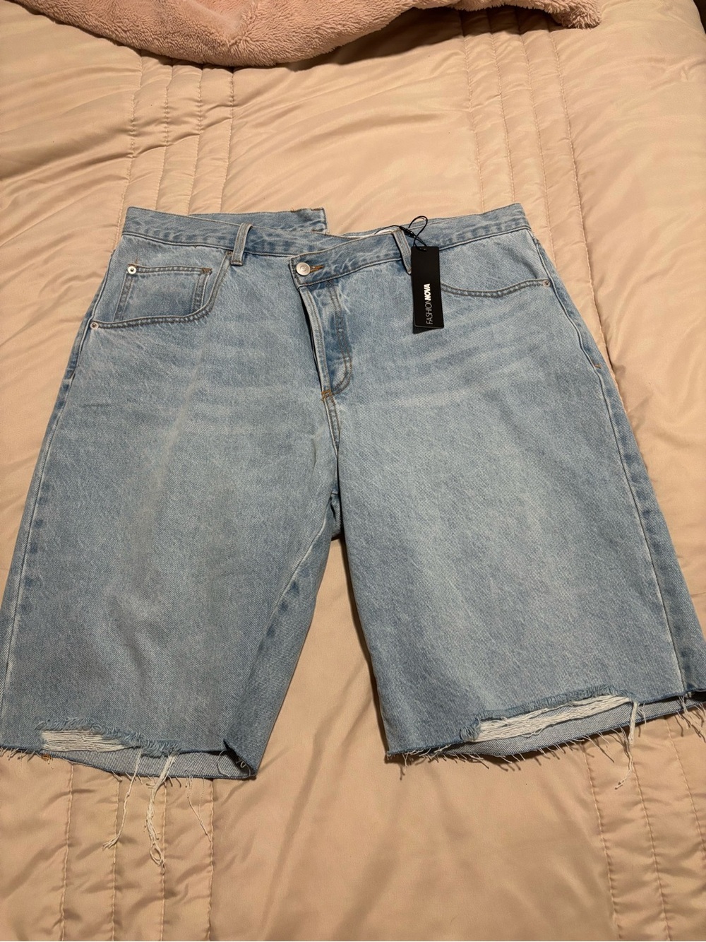 Fashion Nova Light Wash Denim Shorts - Pale Blue